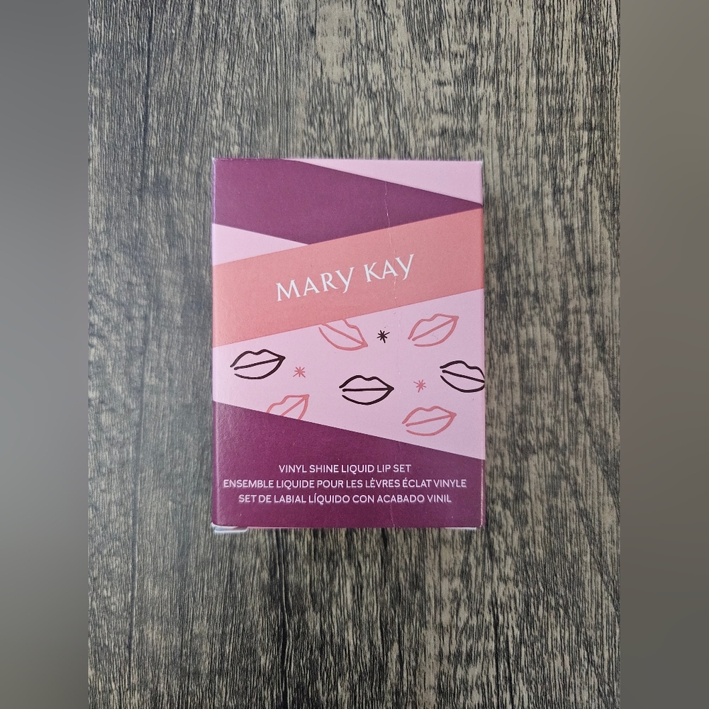 Mary Kay Vinyl Shine Liquid Lip Set